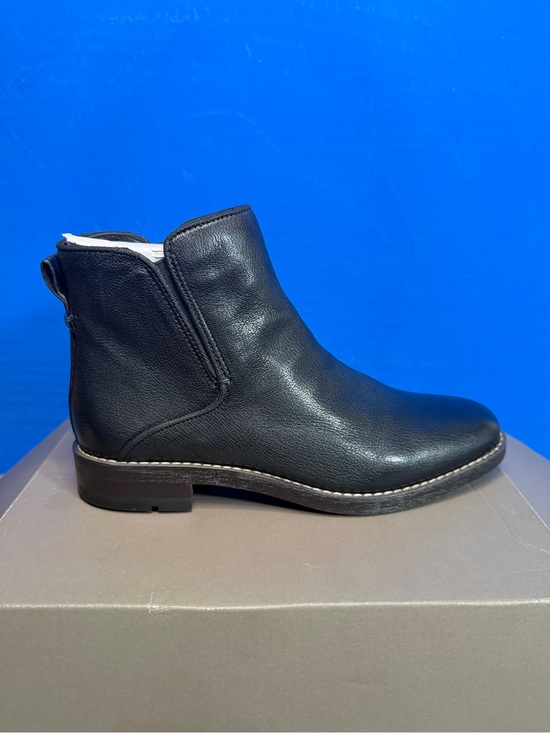 Franco Sarto Other - Franco Sarto Black Leather Zip Ankle Boot